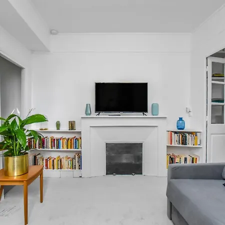 Luxury Bedroom St Germain - Bon Marche Apartment *