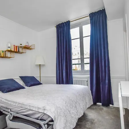 Luxury Bedroom St Germain - Bon Marche Apartment